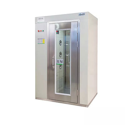 Ducha de aire de 3 ventiladores de potencia Sala limpia con pantalla de LED Puerta de persiana de rodillo y velocidad rápida del aire 22-25 M/s