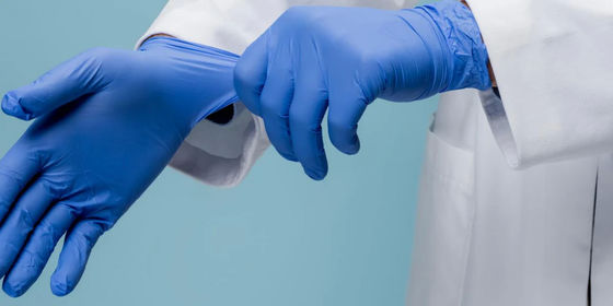 Accesorios de la sala limpia Guantes de nitrilo para la investigación sanitaria Confiados por los profesionales de la salud y la investigación